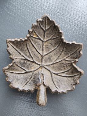 Vintage Cast Iron Maple Leaf Trinket Tray Dish - "Vide Poche"